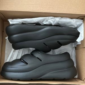 Black Ugg Clogs BRAND NEW NEVER WORN.